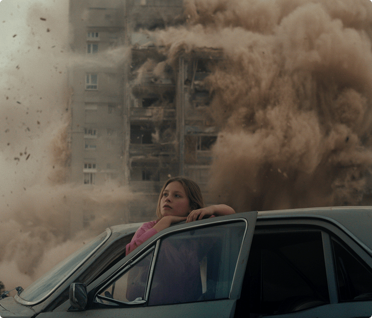 Девушка у автомобиля — Nano Banana Pro