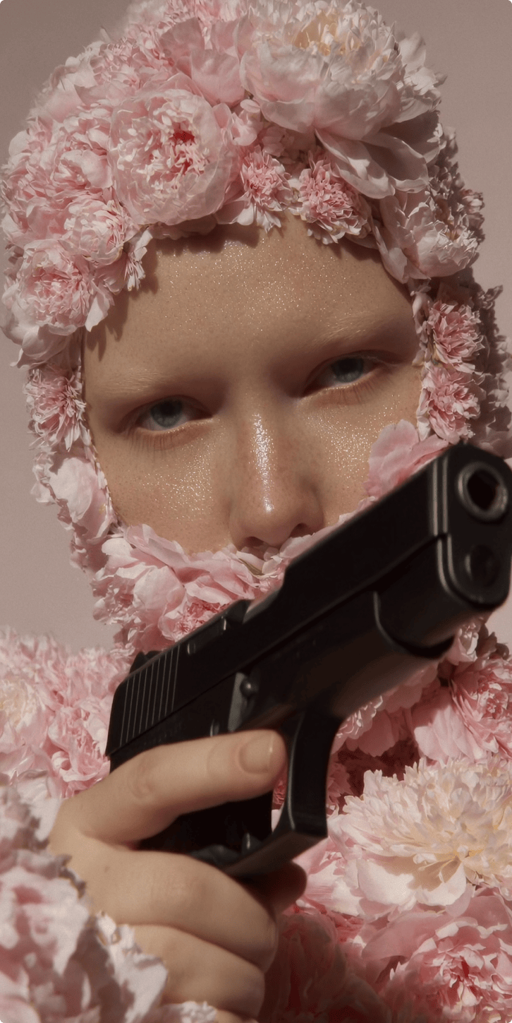 Женщина в оранжевом платье на лунном пейзаже — Nano Banana Pro