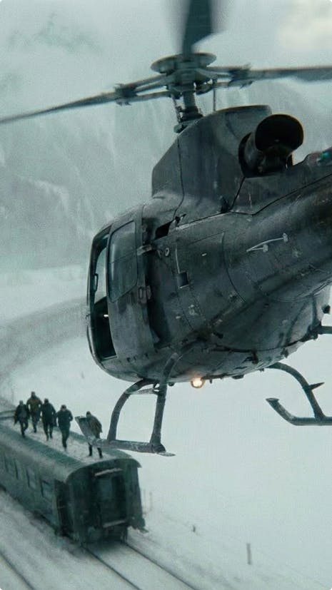 Голуби вокруг женщин на улице — кинематограф, Nano Banana